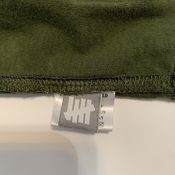 Undefeated Brand UNDFTD 05 Graphic Shirt Mens Size Medium  Short Sleeve Olive - Picture 7 of 10